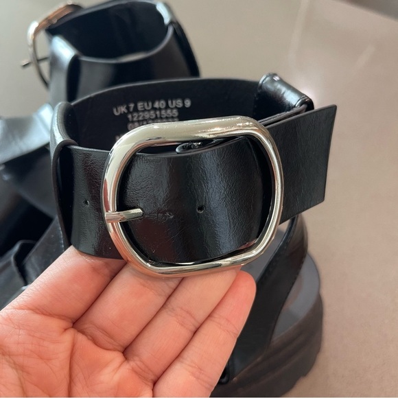 ASOS DESIGN Factor buckle hardware fisherman platform sandals in black size 9 - Picture 9 of 12